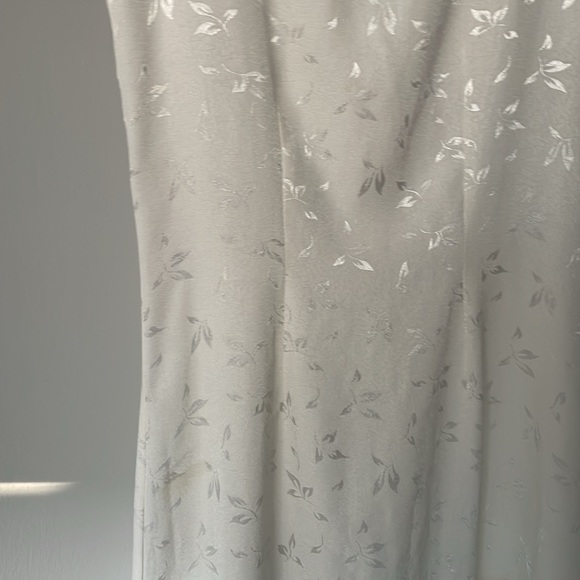 White floral satin maxi/midi dress - Picture 2 of 7